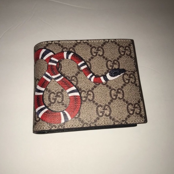 Gucci wallet - Picture 2 of 2
